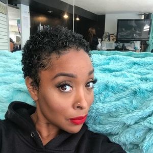 Meet your Posher, Amber